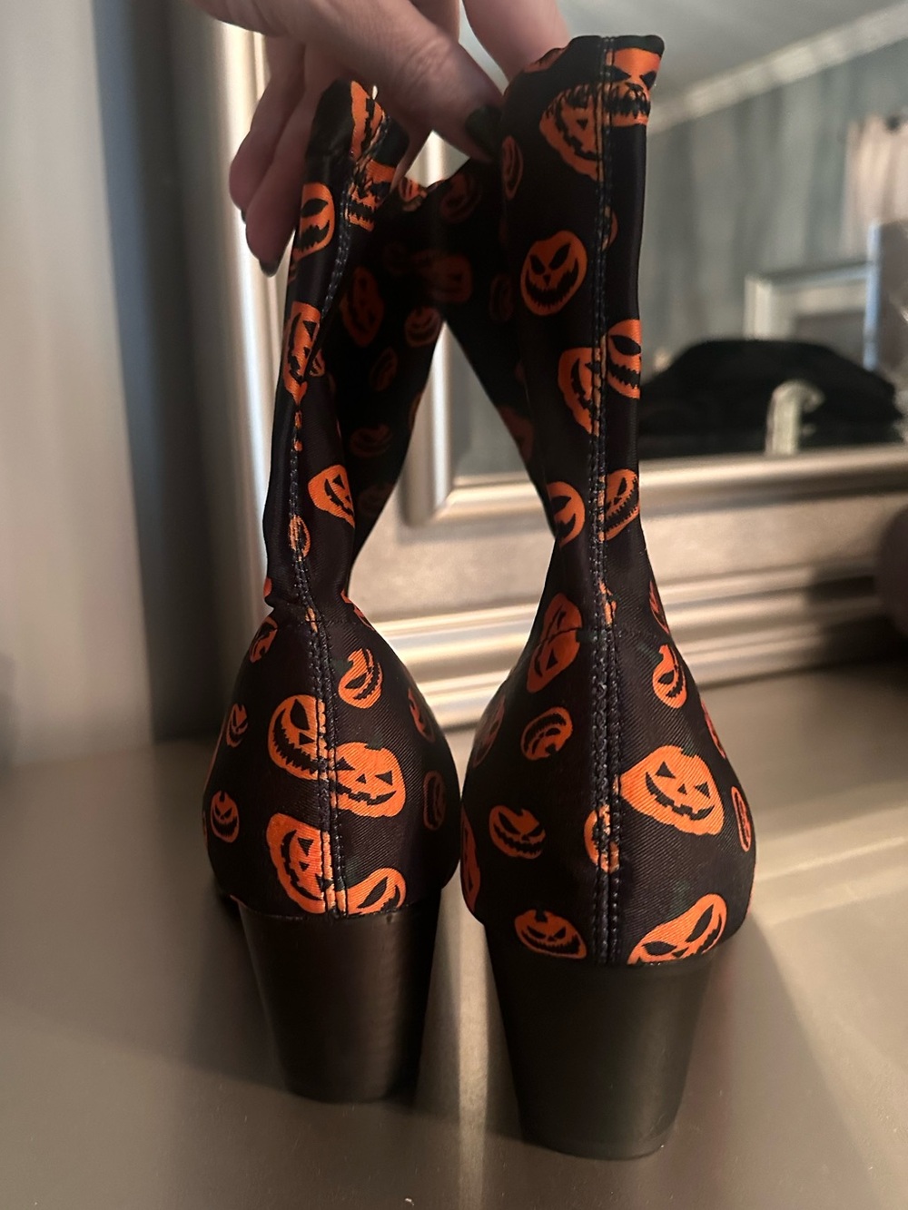 YRU Halloween Jack o Lantern Boots-NEW - Picture 7 of 9